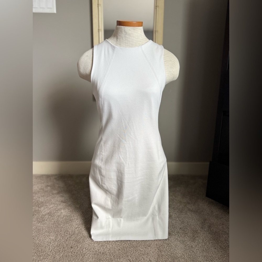 Aritzia Babaton White Miguel Midi Bodycon Summer Dress Rayon Blend size 6 EUC
